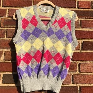 *SOLD* HYGRADE ARGYLE V NECK SWEATER VEST
